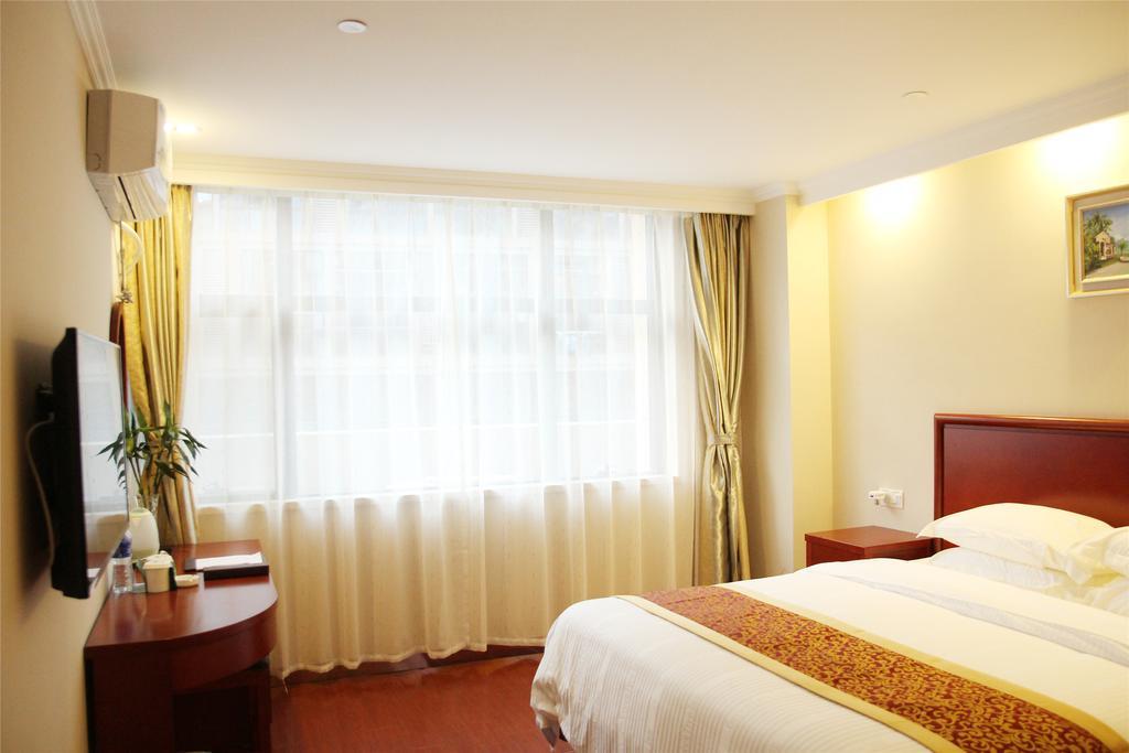 Greentree Inn Hainan Haikou East Train Station East Fengxiang Road Business Hotel Exterior photo
