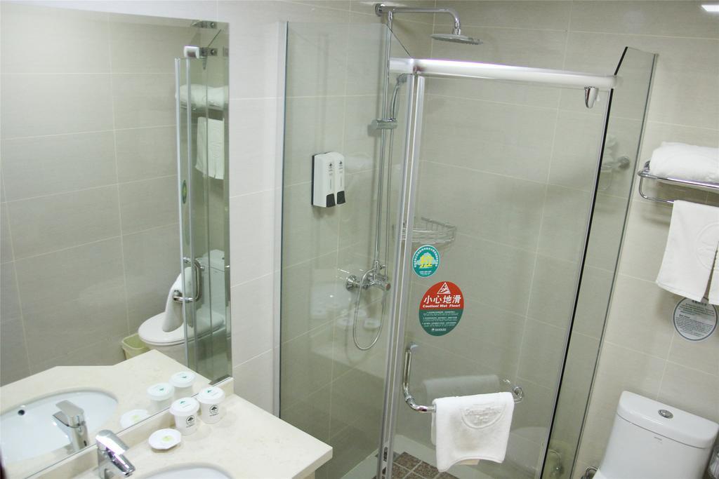Greentree Inn Hainan Haikou East Train Station East Fengxiang Road Business Hotel Exterior photo